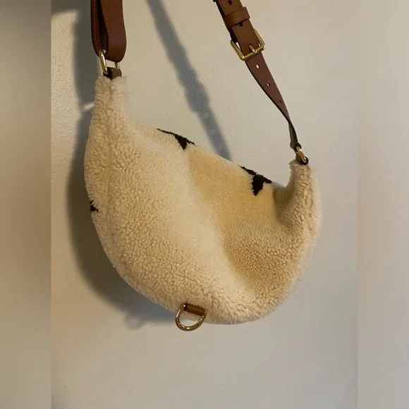 Louis Vuitton 2019 Monogram Giant Teddy Fleece Bumbag - Picture 4 of 16